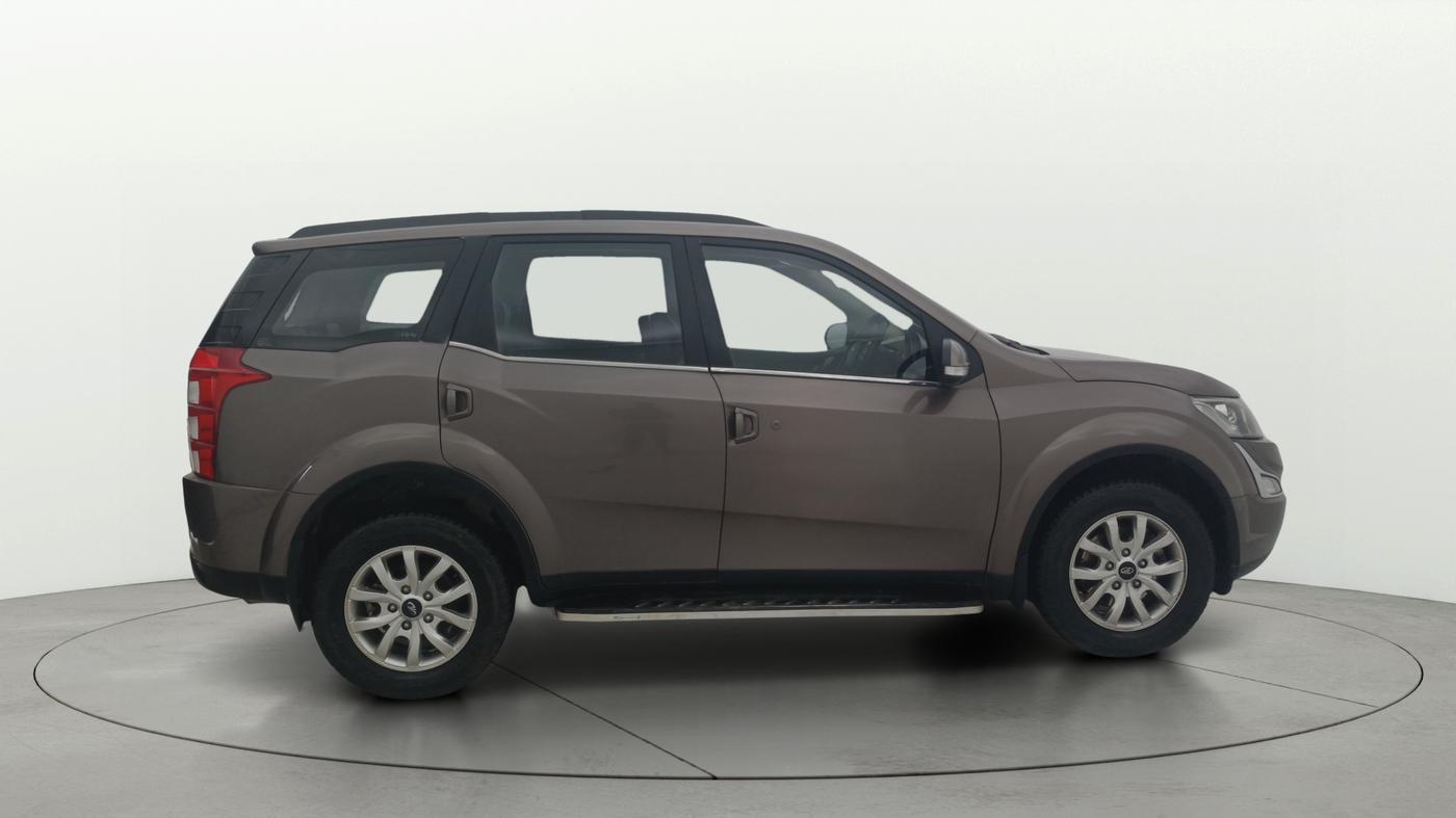 2017 Mahindra XUV500 W10, Diesel, Manual, 82,167 km, Right Side View