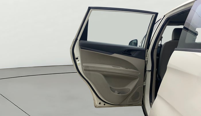 2019 Mahindra MARAZZO M4 8 STR, Diesel, Manual, 29,960 km, LHS Rear Door