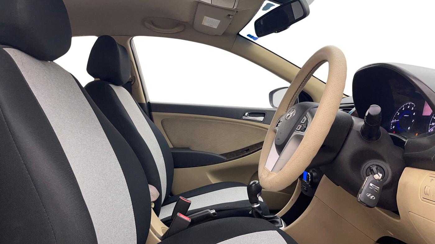 2012 Hyundai Verna FLUIDIC 1.6 VTVT SX, Petrol, Manual, 79,479 km, Right Side Front Door Cabin