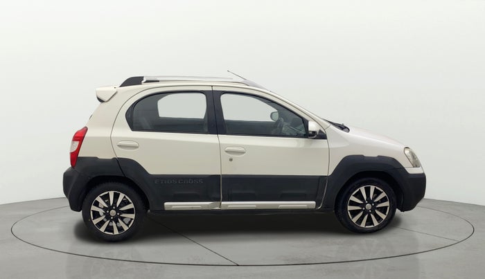 2014 Toyota Etios CROSS 1.2 G, Petrol, Manual, 70,160 km, Right Side View