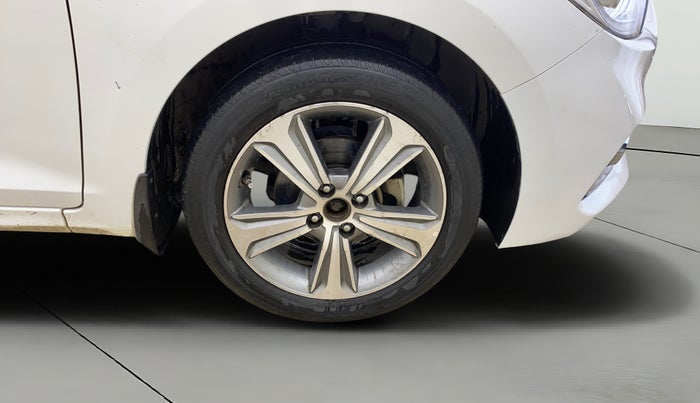 2019 Hyundai Verna 1.6 VTVT SX O, Petrol, Manual, 47,209 km, Right Front Wheel