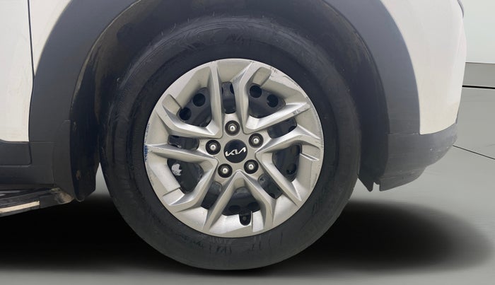 2023 KIA CARENS PREMIUM 1.5 DIESEL IMT 7 STR, Diesel, Manual, 74,201 km, Right Front Wheel