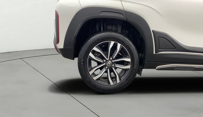 2024 Toyota Urban Cruiser Taisor V 1.0 Petrol AT, Petrol, Automatic, 9,383 km, Right Rear Wheel