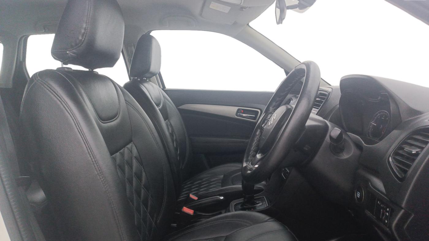2018 Maruti Vitara Brezza ZDI PLUS AMT, Diesel, Automatic, 43,619 km, Right Side Front Door Cabin