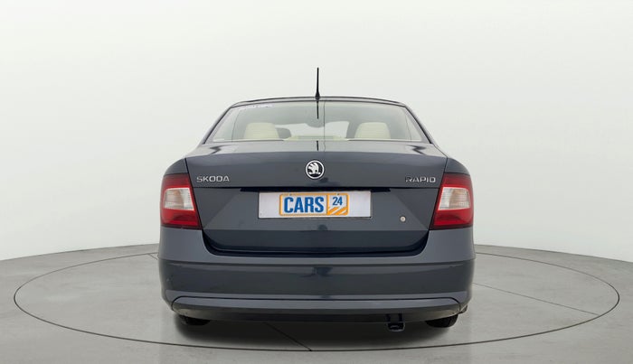2017 Skoda Rapid AMBITION 1.6 MPI MT, Petrol, Manual, 34,644 km, Back/Rear