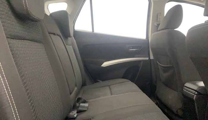 2015 Maruti S Cross ZETA 1.6, Diesel, Manual, 1,00,554 km, Right Side Rear Door Cabin