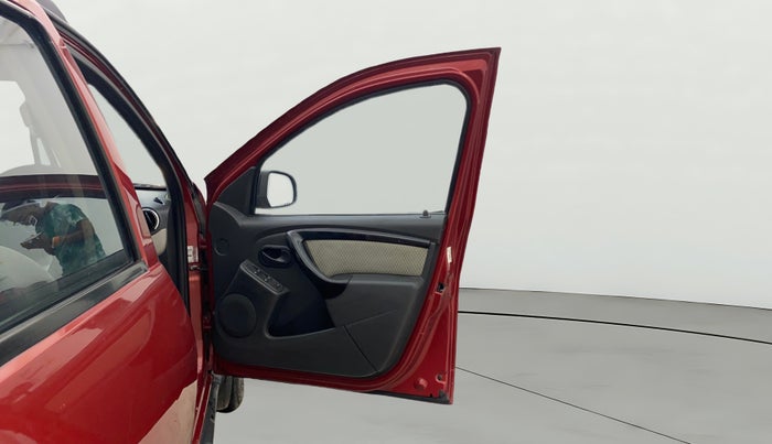 2015 Renault Duster RXL PETROL, Petrol, Manual, 52,802 km, RHS Front Door