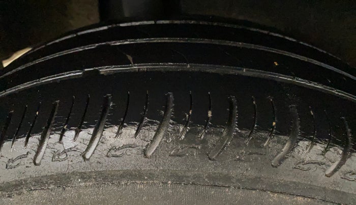 2019 Maruti Baleno DELTA PETROL 1.2, Petrol, Manual, 62,030 km, Right Rear Tyre Tread