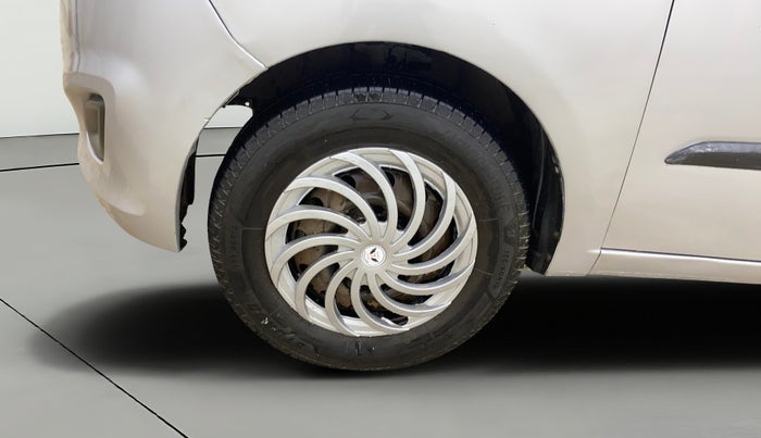 2013 Hyundai i10 MAGNA 1.2, CNG, Manual, 75,726 km, Left Front Wheel