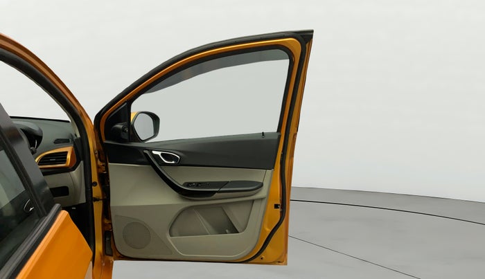 2018 Tata Tiago XZ PETROL, Petrol, Manual, 41,880 km, RHS Front Door