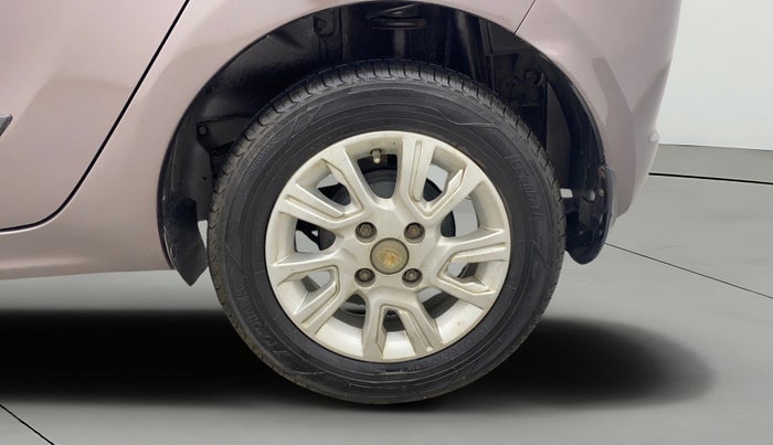 2018 Tata Tiago XZ PETROL, Petrol, Manual, 75,156 km, Left Rear Wheel