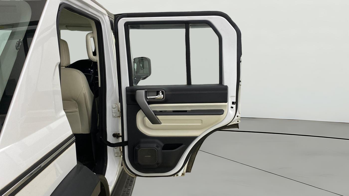 2025 Mahindra Thar Roxx  AX7 L Petrol AT 2WD, Petrol, Automatic, 29,898 km, RHS Rear Door