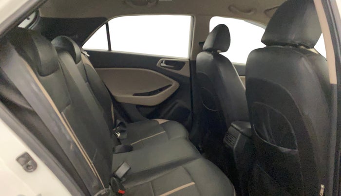 2014 Hyundai Elite i20 SPORTZ 1.2, Petrol, Manual, 68,233 km, Right Side Rear Door Cabin