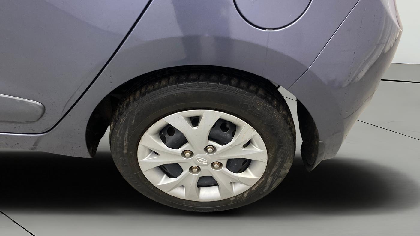 2014 Hyundai Grand i10 SPORTZ 1.2 KAPPA VTVT, CNG, Manual, 61,754 km, Left Rear Wheel