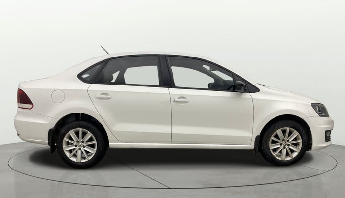 2016 Volkswagen Vento HIGHLINE 1.6 MPI, Petrol, Manual, 46,674 km, Right Side View