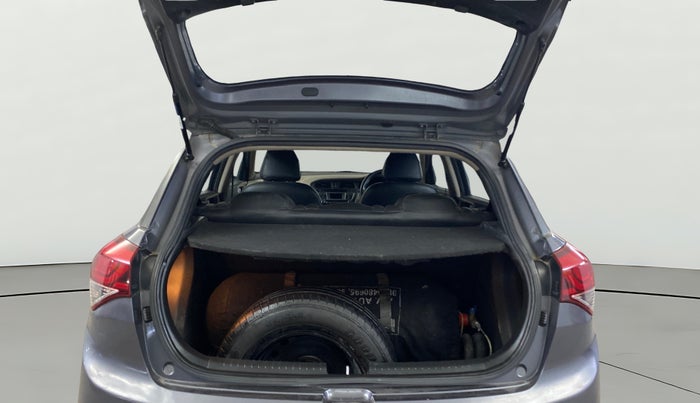 2015 Hyundai Elite i20 SPORTZ 1.2, CNG, Manual, 71,385 km, Boot Open Zoomed View