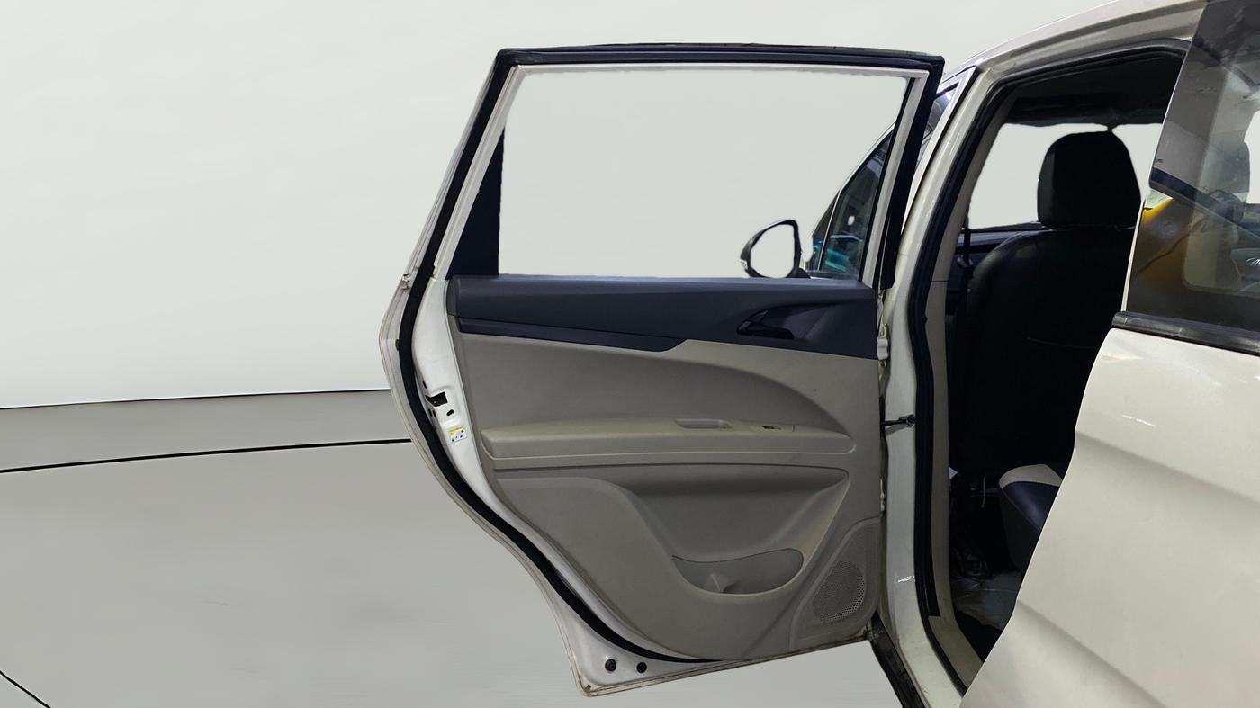 2021 Mahindra MARAZZO M4+ 7 STR, Diesel, Manual, 40,032 km, LHS Rear Door