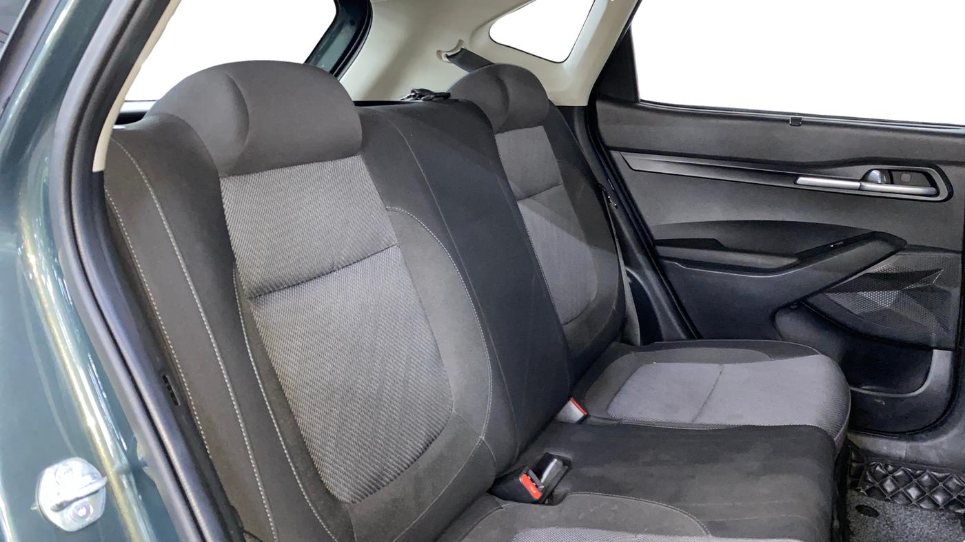 2023 KIA SELTOS  HTK 1.5 PETROL MT, Petrol, Manual, 15,174 km, Right Side Rear Door Cabin