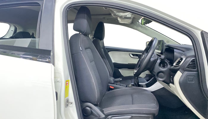 2024 Tata ALTROZ XZ Plus (S) Lux CNG , CNG, Manual, 6,724 km, Right Side Front Door Cabin