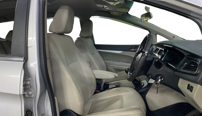 2019 Mahindra MARAZZO M8 8 STR, Diesel, Manual, 30,475 km, Right Side Front Door Cabin