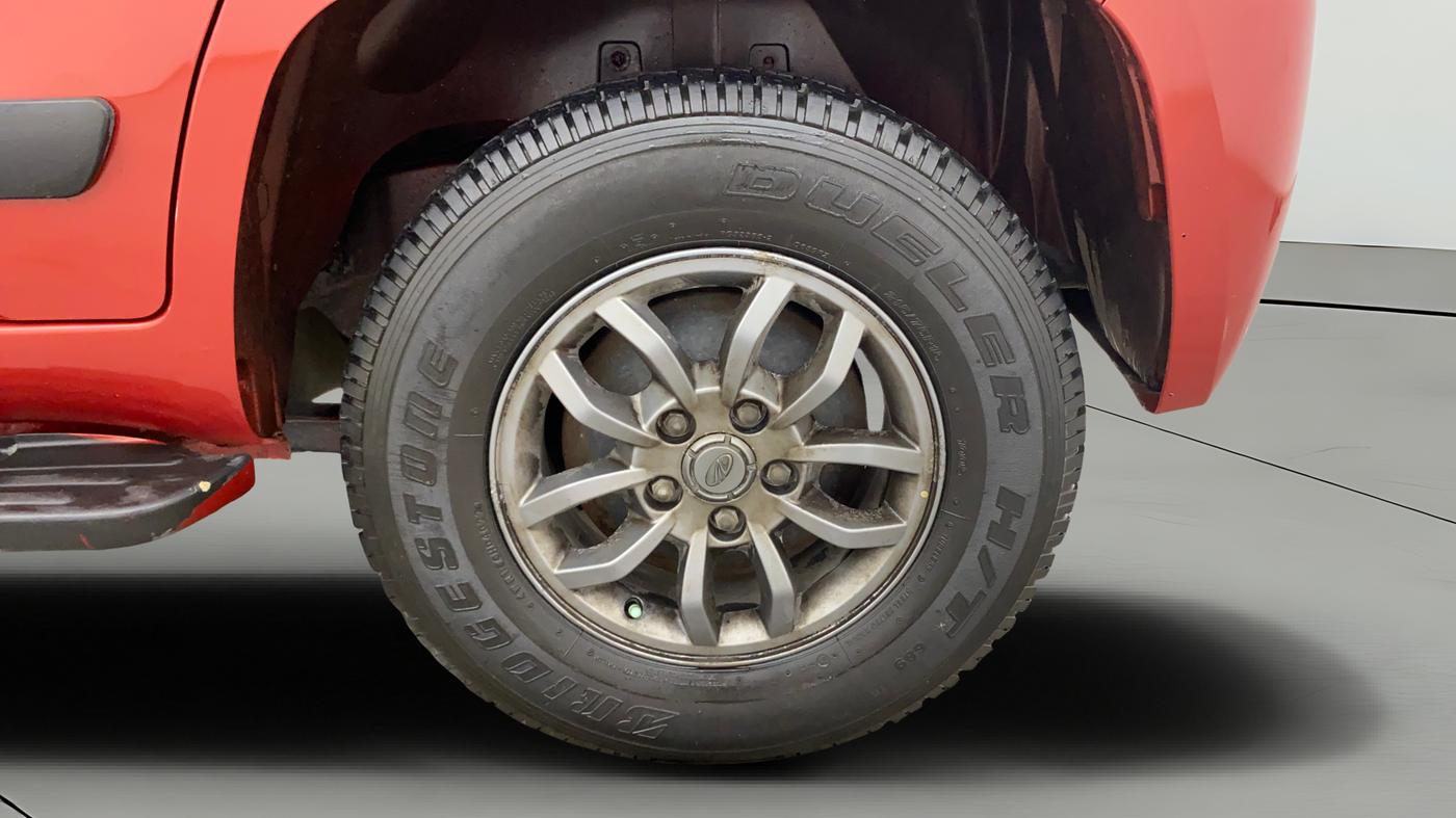 2018 Mahindra TUV300 T10, Diesel, Manual, 74,032 km, Left Rear Wheel