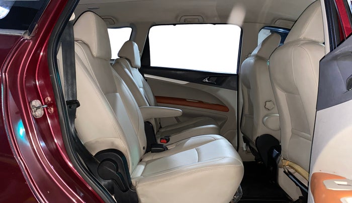 2018 Mahindra MARAZZO M8 7 STR, Diesel, Manual, 98,929 km, Right Side Rear Door Cabin