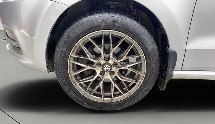 2015 Volkswagen Polo COMFORTLINE 1.2L, Petrol, Manual, 75,779 km, Left Front Wheel