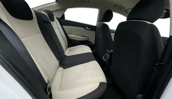 2019 Hyundai Verna 1.6 VTVT SX, Petrol, Manual, 65,450 km, Right Side Rear Door Cabin