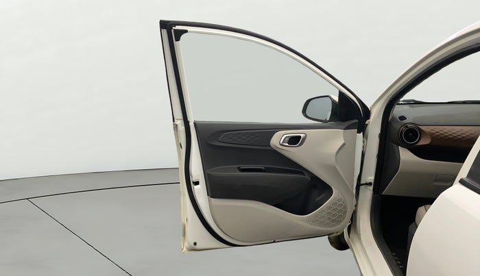 2020 Hyundai AURA SX 1.2 (O), Petrol, Manual, 76,765 km, LHS Front Door