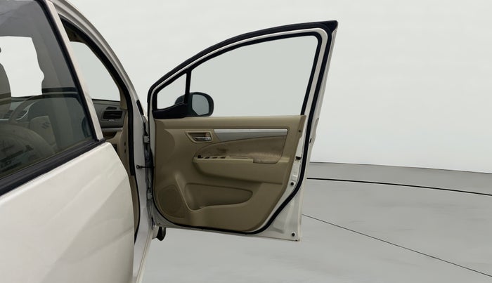 2014 Maruti Ertiga VXI, Petrol, Manual, 1,05,538 km, RHS Front Door