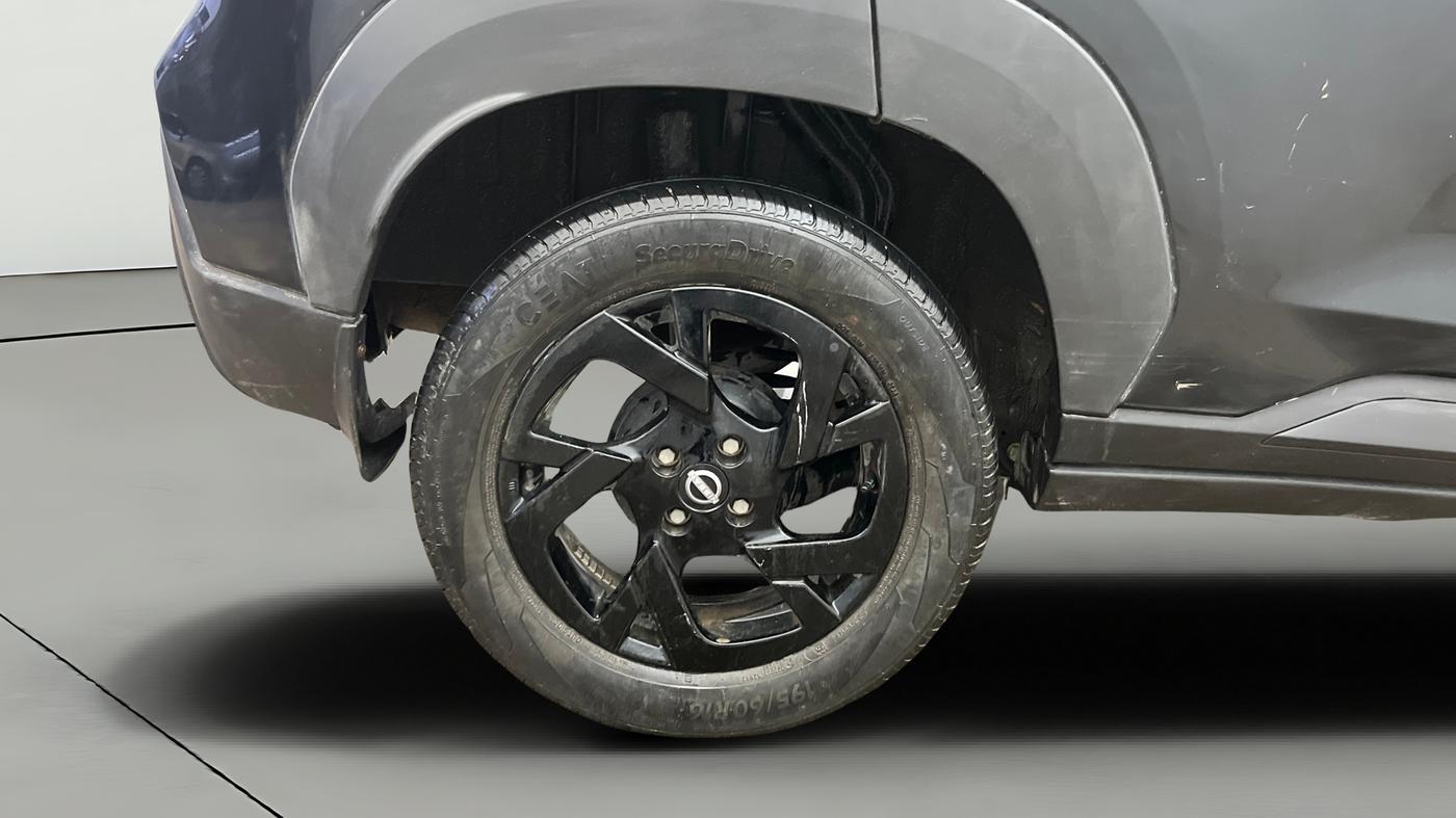 2023 Nissan MAGNITE XV CVT TURBO KURO EDITION , Petrol, Automatic, 19,702 km, Right Rear Wheel
