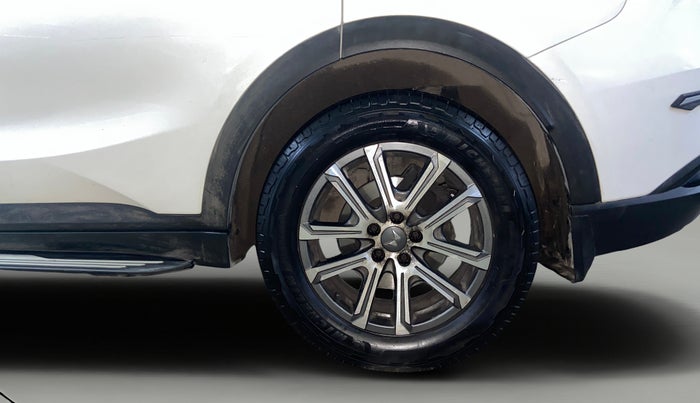 2021 Mahindra XUV700 AX 7 LUXURY P AT 7 STR, Petrol, Automatic, 59,814 km, Left Rear Wheel