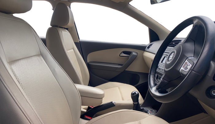 2014 Volkswagen Vento HIGHLINE 1.6 MPI, Petrol, Manual, 75,364 km, Right Side Front Door Cabin