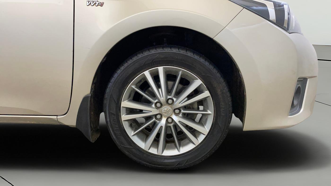 2015 Toyota Corolla Altis G PETROL, Petrol, Manual, 68,923 km, Right Front Wheel