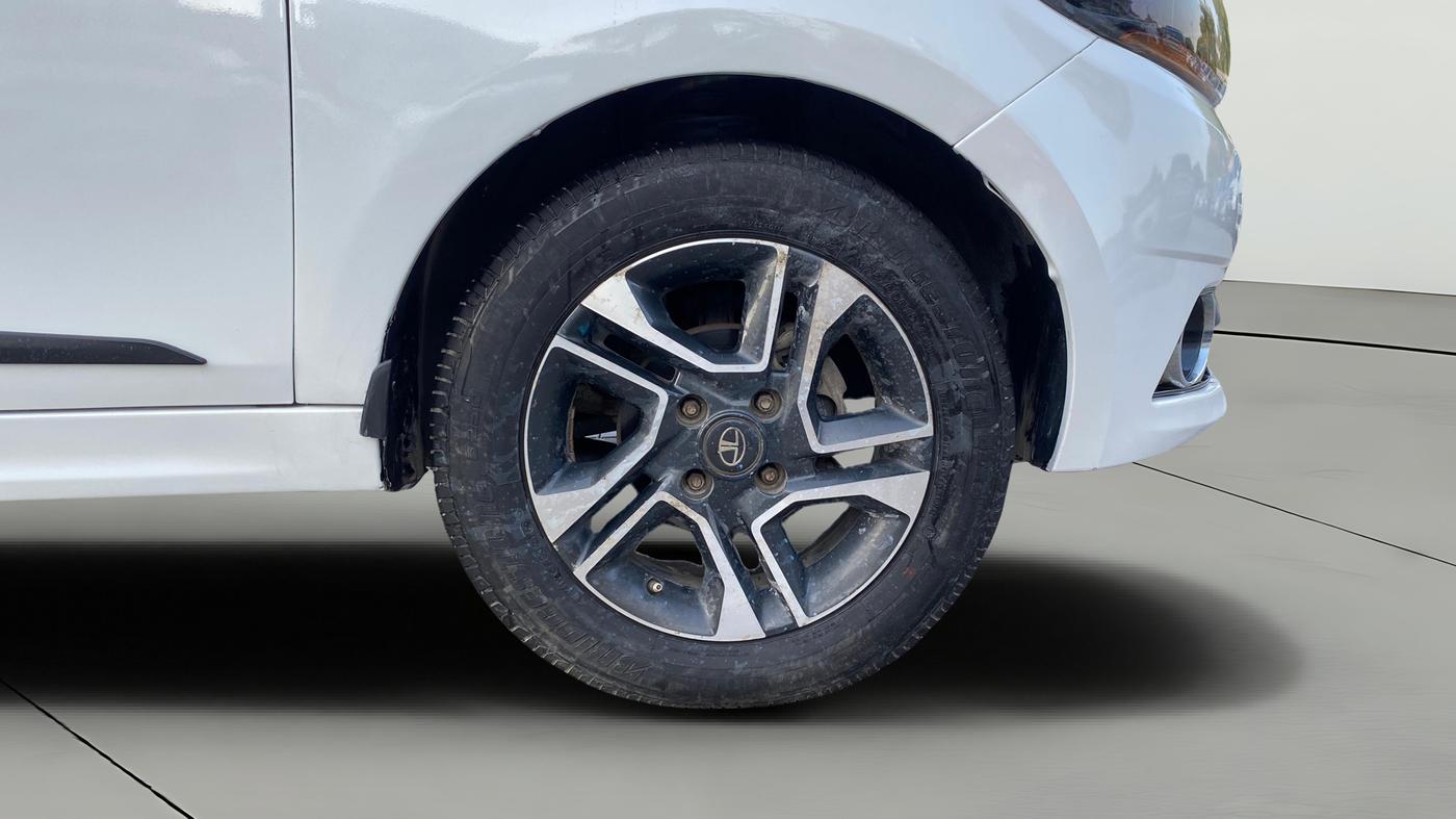 2019 Tata Tiago XZ PLUS PETROL, CNG, Manual, 1,02,379 km, Right Front Wheel