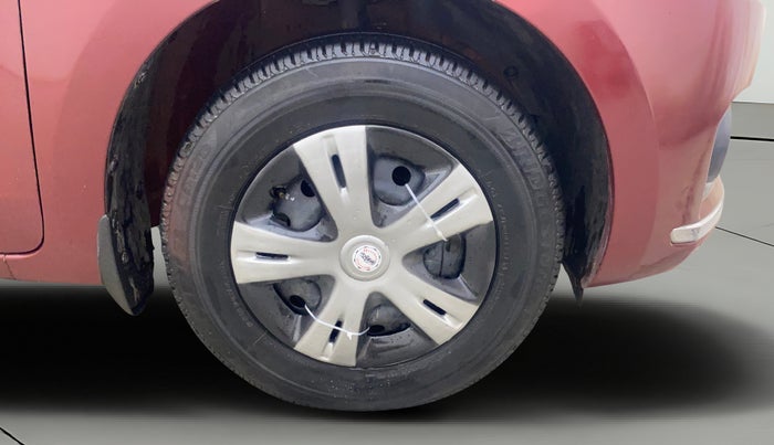 2018 Maruti Dzire LXI, Petrol, Manual, 17,499 km, Right Front Wheel