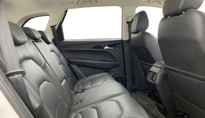 2019 MG HECTOR SHARP 1.5 DCT PETROL, Petrol, Automatic, 80,285 km, Right Side Rear Door Cabin