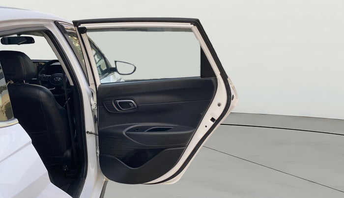 2023 Hyundai NEW I20 SPORTZ 1.2 MT, Petrol, Manual, 27,650 km, RHS Rear Door