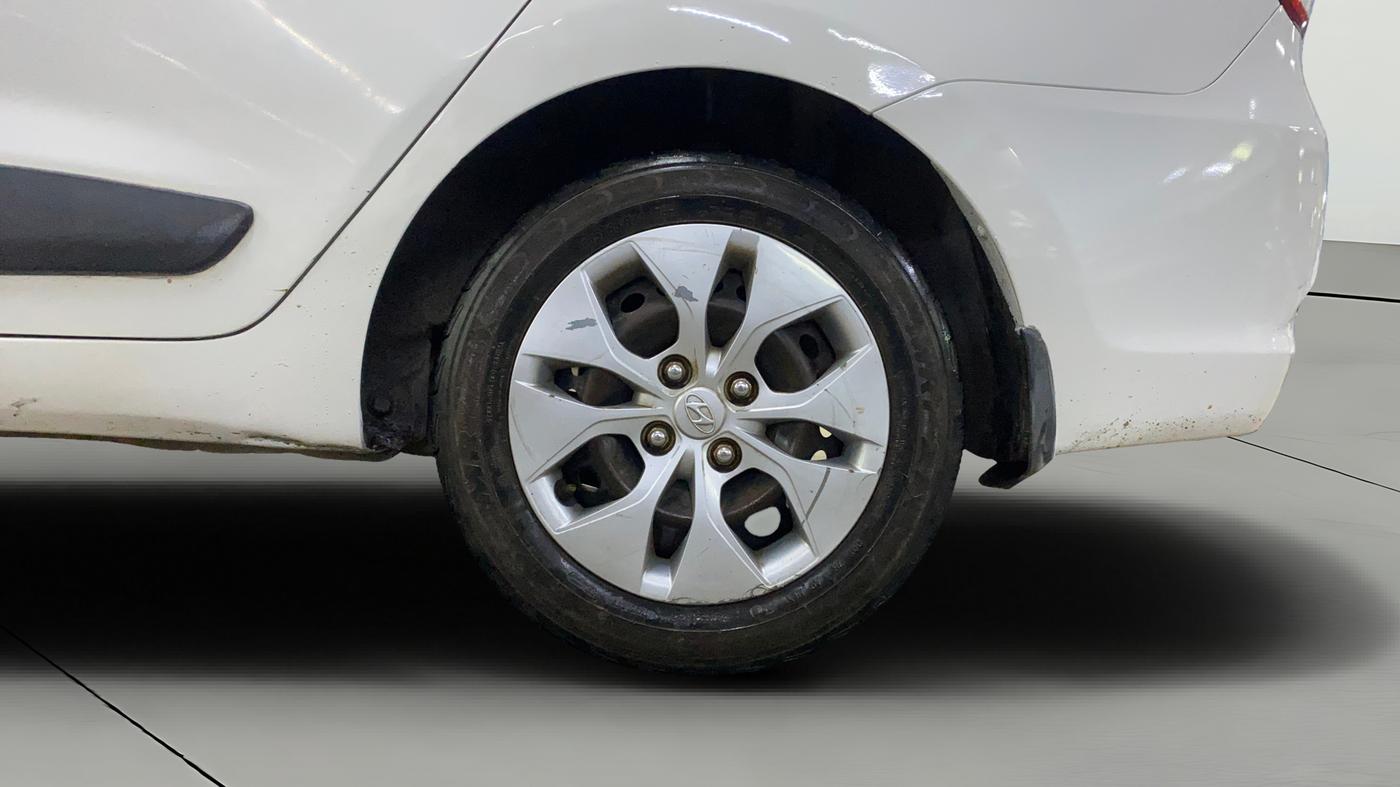 2015 Hyundai Xcent S 1.2, Petrol, Manual, 1,00,466 km, Left Rear Wheel
