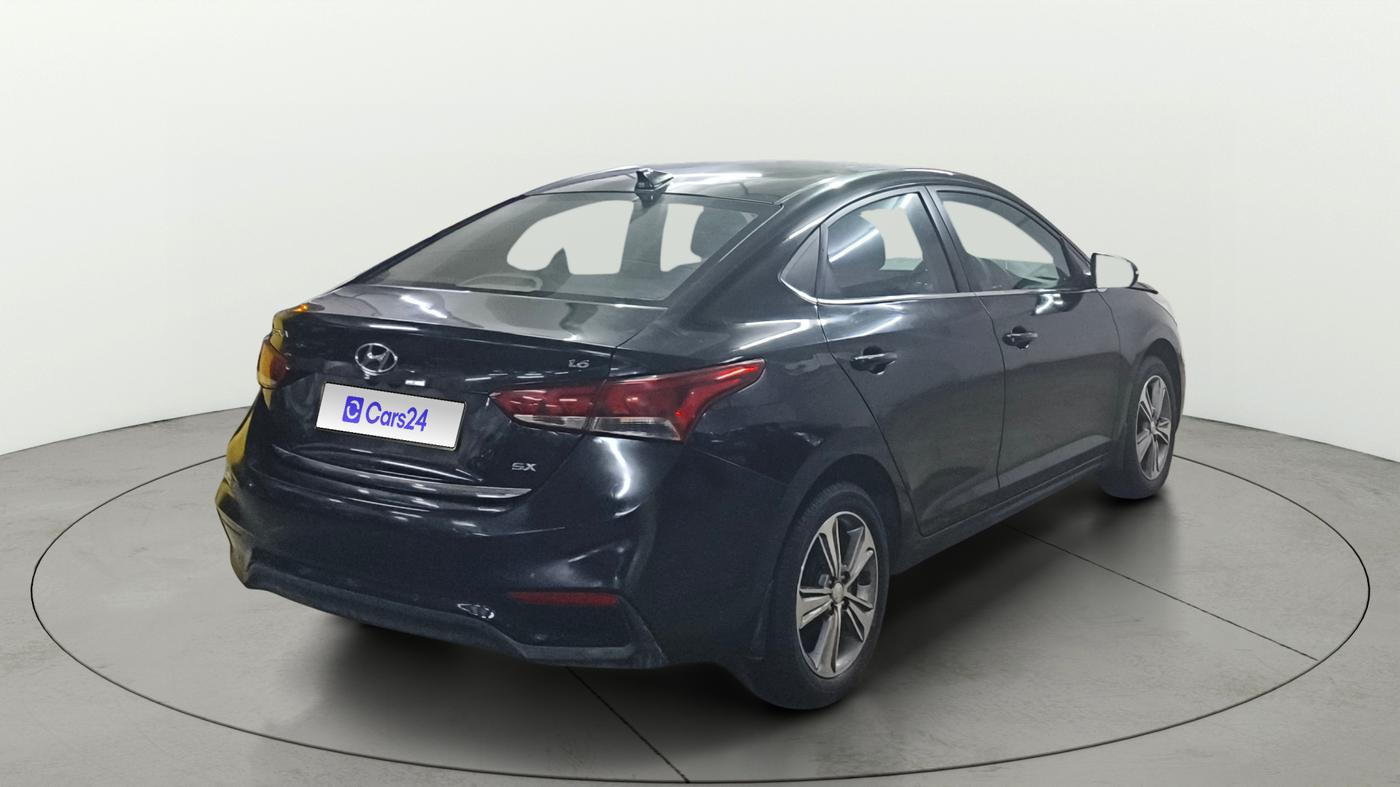 2018 Hyundai Verna 1.6 VTVT SX, Petrol, Manual, 56,177 km, Right Back Diagonal
