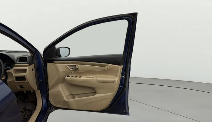 2020 Maruti Ciaz SIGMA 1.5 SHVS MT  PETROL, Petrol, Manual, 70,607 km, RHS Front Door