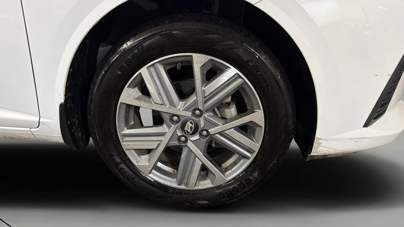 2025 Hyundai Verna SX(O) 1.5 MPI IVT , Petrol, Automatic, 4,019 km, Right Front Wheel