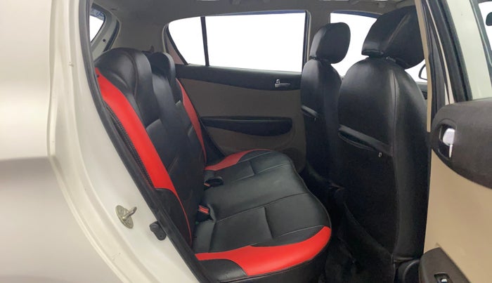 2013 Hyundai i20 MAGNA 1.4 CRDI, Diesel, Manual, 96,642 km, Right Side Rear Door Cabin