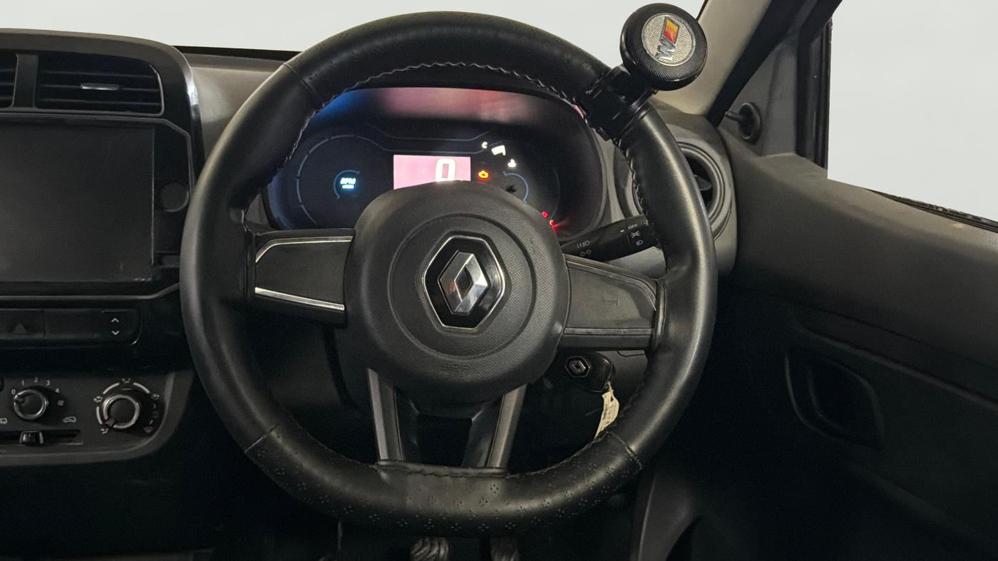 2021 Renault Kwid RXT 1.0 (O), Petrol, Manual, 30,605 km, Steering Wheel Close Up