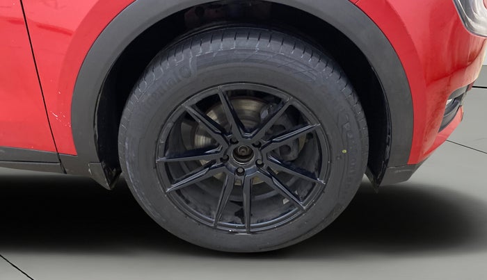 2022 Mahindra XUV700 AX 5 D MT 7 STR, Diesel, Manual, 59,650 km, Right Front Wheel