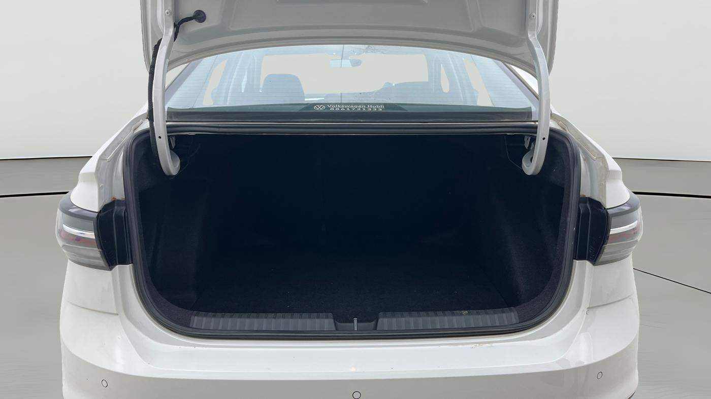 2023 Volkswagen VIRTUS TOPLINE TSI 1.0 MT, Petrol, Manual, 30,202 km, Boot Open Zoomed View