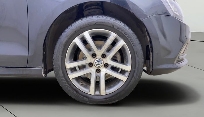 2015 Volkswagen Jetta HIGHLINE TDI AT, Diesel, Automatic, 1,18,810 km, Right Front Wheel