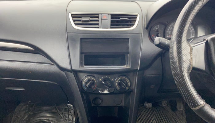 2015 Maruti Swift LXI (O), Petrol, Manual, 52,118 km, Air Conditioner