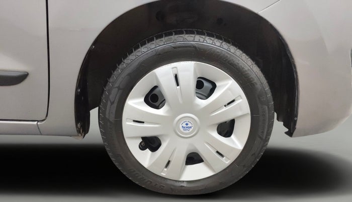 2017 Maruti Wagon R 1.0 VXI AMT, Petrol, Automatic, 89,064 km, Right Front Wheel