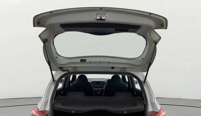 2017 Hyundai Grand i10 SPORTZ (O) AT 1.2 KAPPA VTVT, Petrol, Automatic, 25,292 km, Boot Door Open